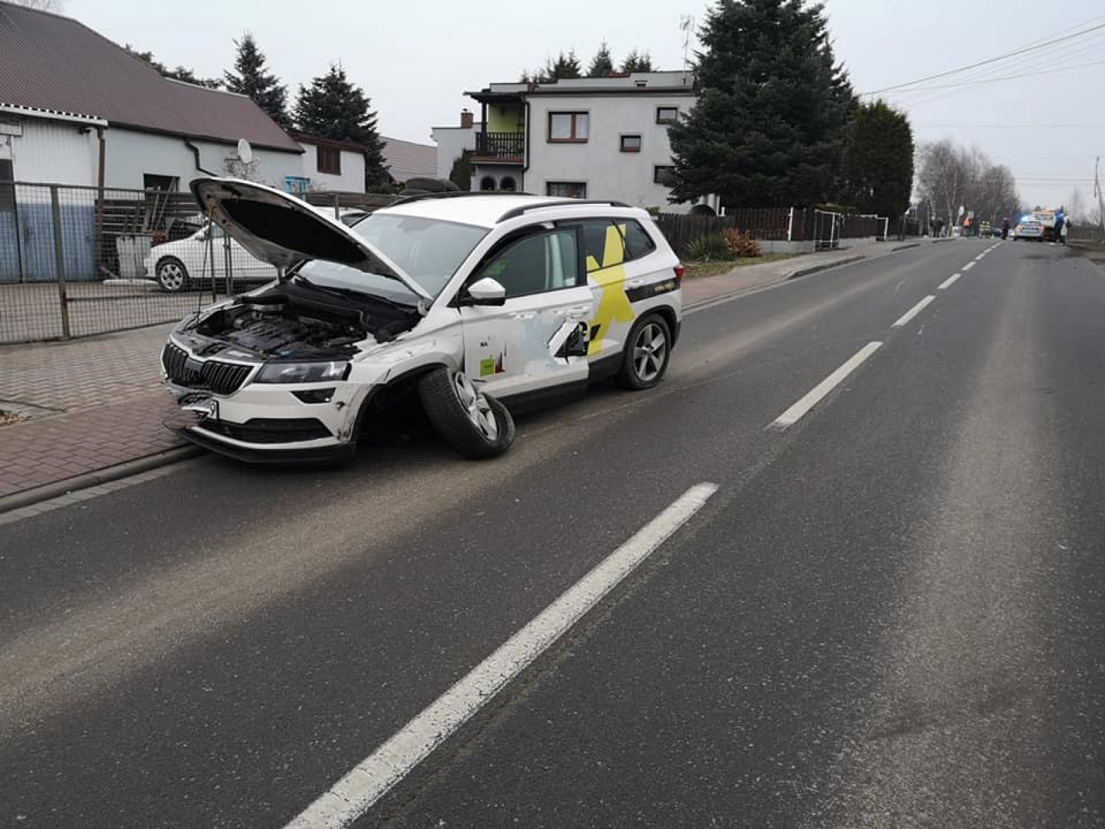 Zdjęcie w galerii na portalu naszwodzislaw.com: Zaśnięcie za kierownicą przyczyną zdarzenia na Mszańskiej [FOTO] wiadomości z regionu