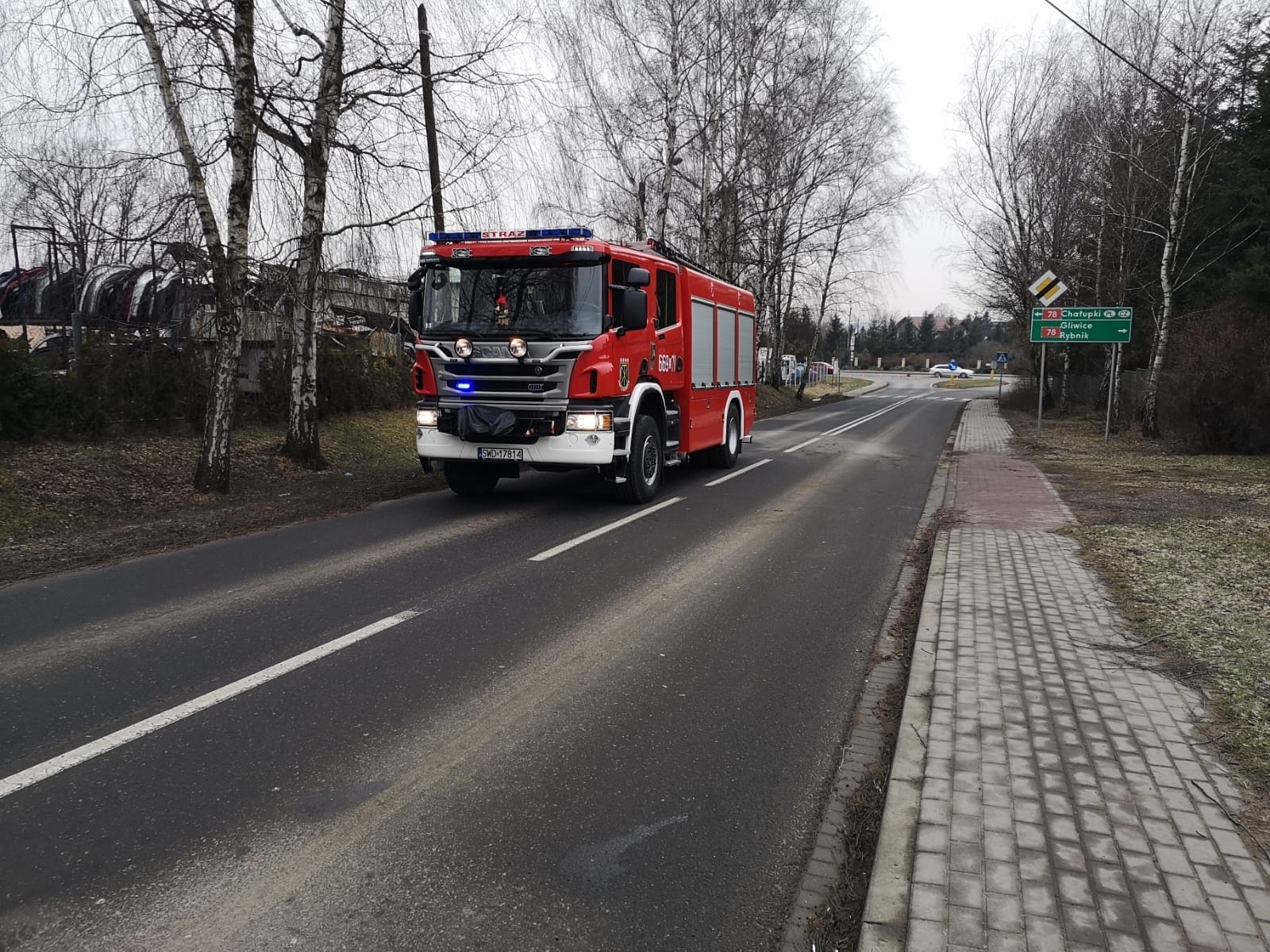 Zdjęcie w galerii na portalu naszwodzislaw.com: Zaśnięcie za kierownicą przyczyną zdarzenia na Mszańskiej [FOTO] wiadomości z regionu