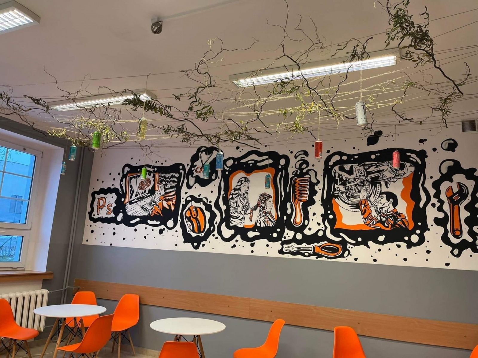 Zdjęcie w galerii na portalu naszwodzislaw.com: Farby i pędzle poszły w ruch. Inicjatywa uczniów ZSP w Pszowie wiadomości z regionu