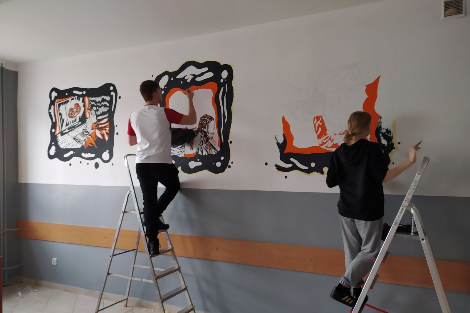 Zdjęcie w galerii na portalu naszwodzislaw.com: Farby i pędzle poszły w ruch. Inicjatywa uczniów ZSP w Pszowie wiadomości z regionu