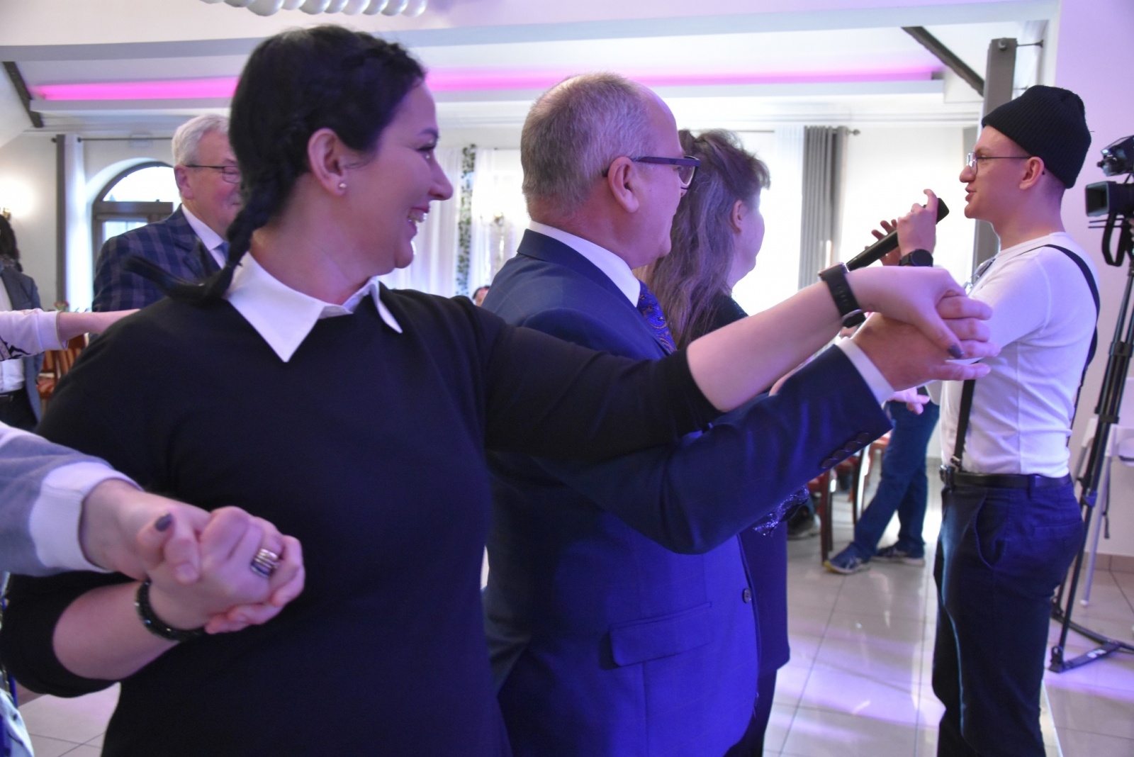 Zdjęcie w galerii na portalu naszwodzislaw.com: Magia karnawału, czyli 20. Bal Maskowy osób z niepełnosprawnościami [FOTO] wiadomości z regionu