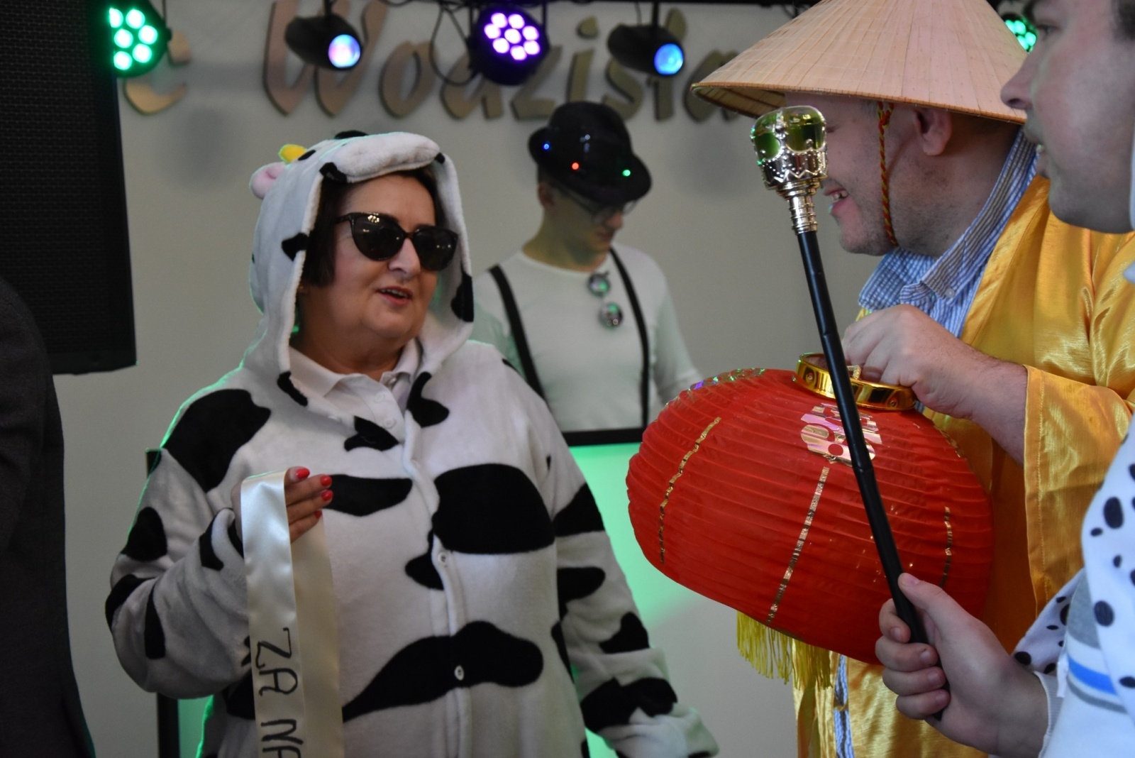 Zdjęcie w galerii na portalu naszwodzislaw.com: Magia karnawału, czyli 20. Bal Maskowy osób z niepełnosprawnościami [FOTO] wiadomości z regionu