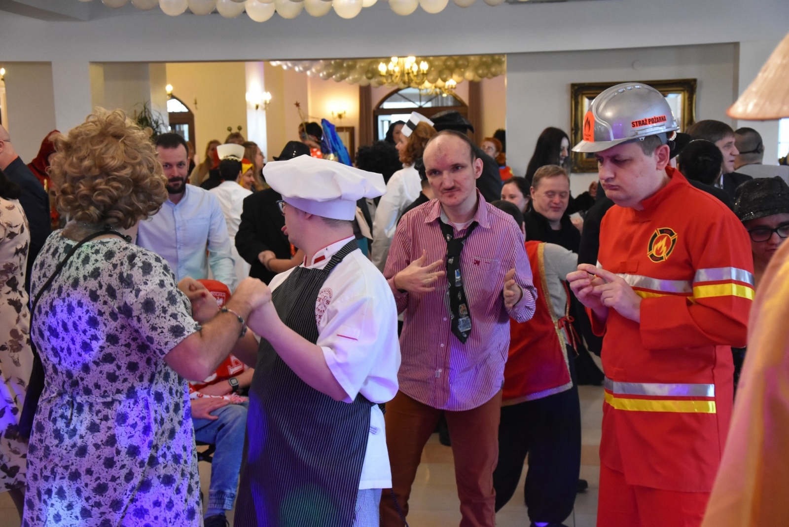 Zdjęcie w galerii na portalu naszwodzislaw.com: Magia karnawału, czyli 20. Bal Maskowy osób z niepełnosprawnościami [FOTO] wiadomości z regionu