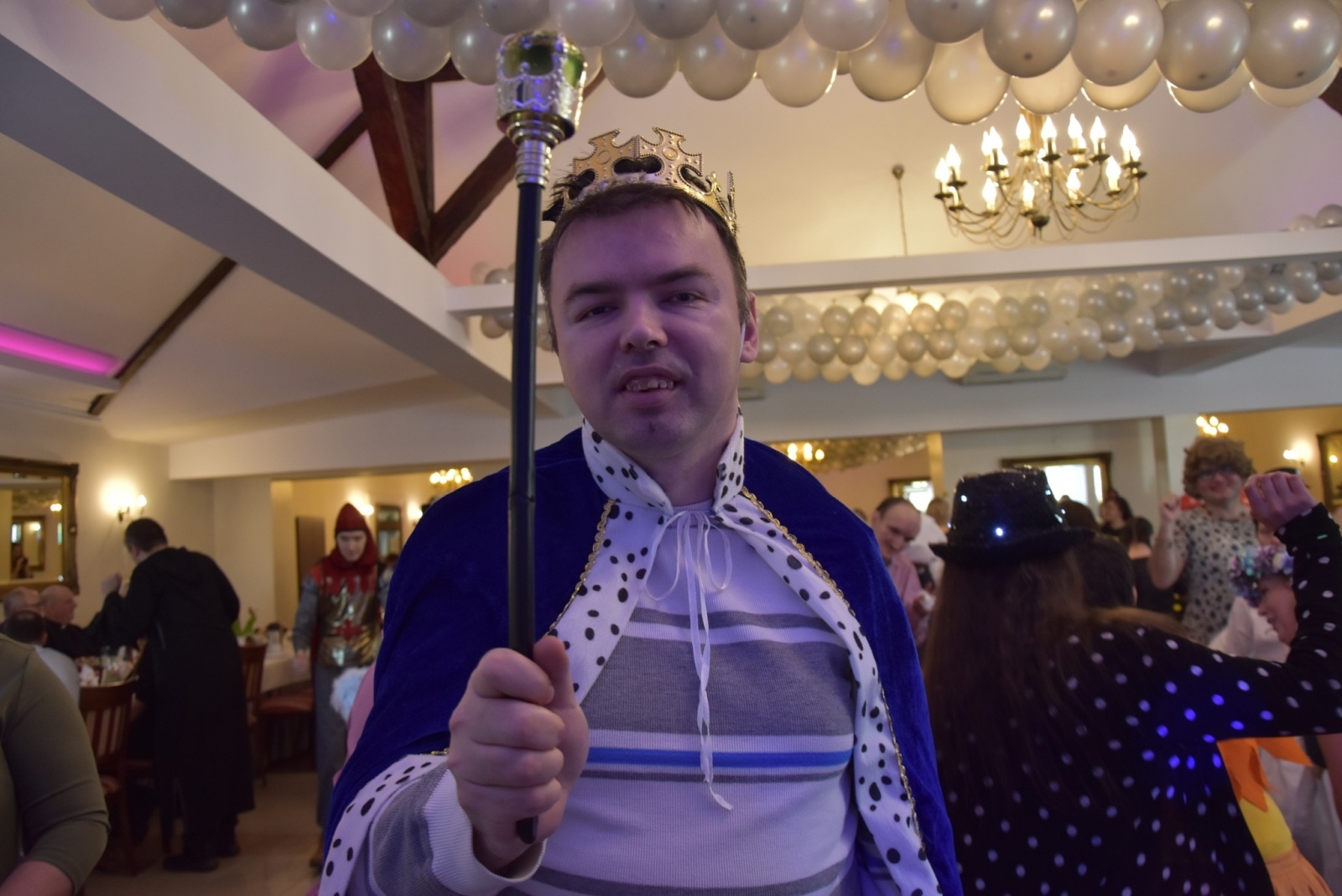 Zdjęcie w galerii na portalu naszwodzislaw.com: Magia karnawału, czyli 20. Bal Maskowy osób z niepełnosprawnościami [FOTO] wiadomości z regionu