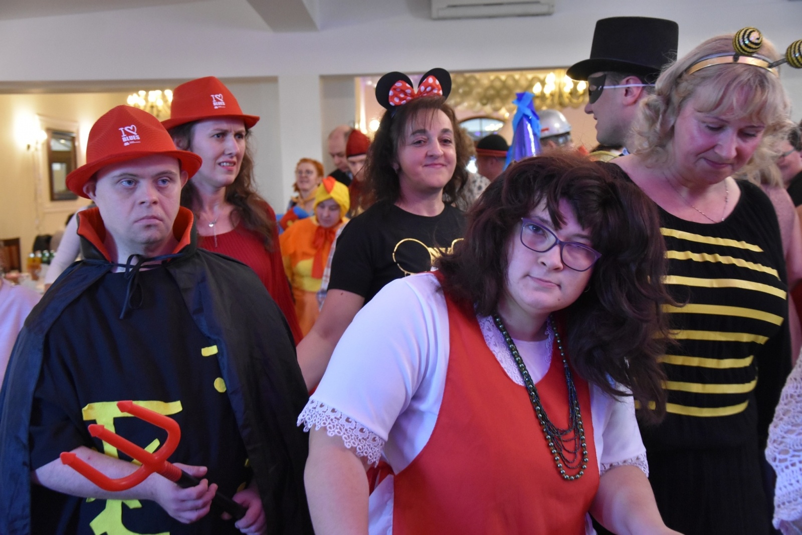 Zdjęcie w galerii na portalu naszwodzislaw.com: Magia karnawału, czyli 20. Bal Maskowy osób z niepełnosprawnościami [FOTO] wiadomości z regionu