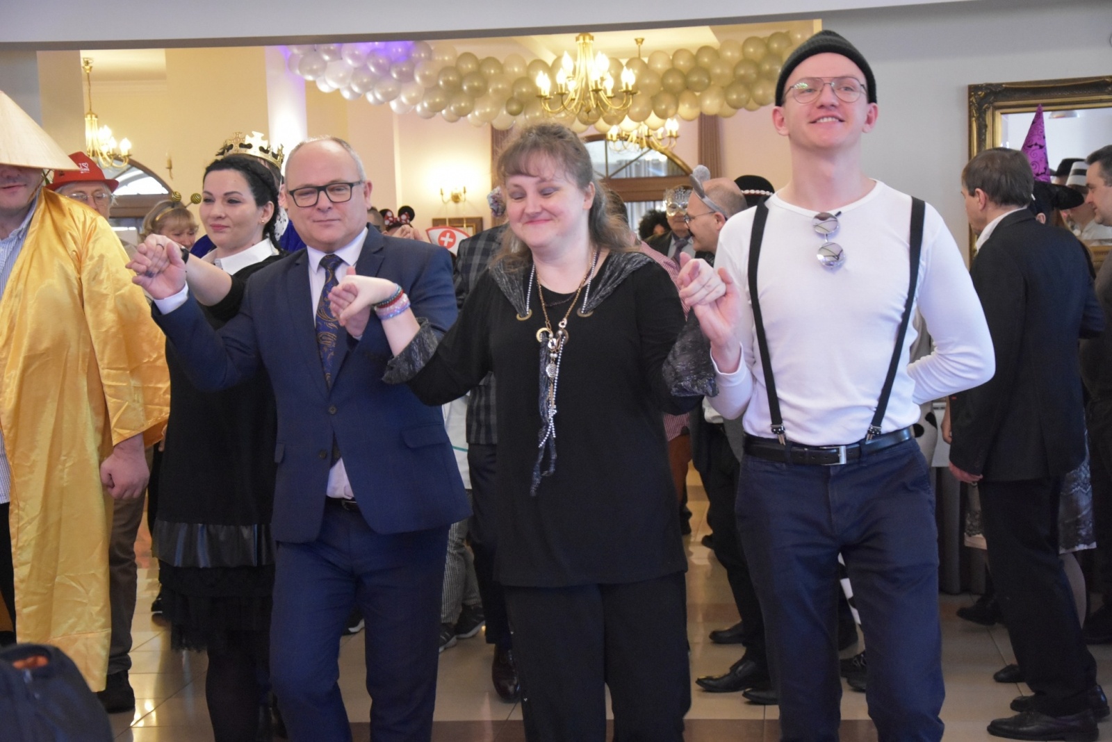 Zdjęcie w galerii na portalu naszwodzislaw.com: Magia karnawału, czyli 20. Bal Maskowy osób z niepełnosprawnościami [FOTO] wiadomości z regionu