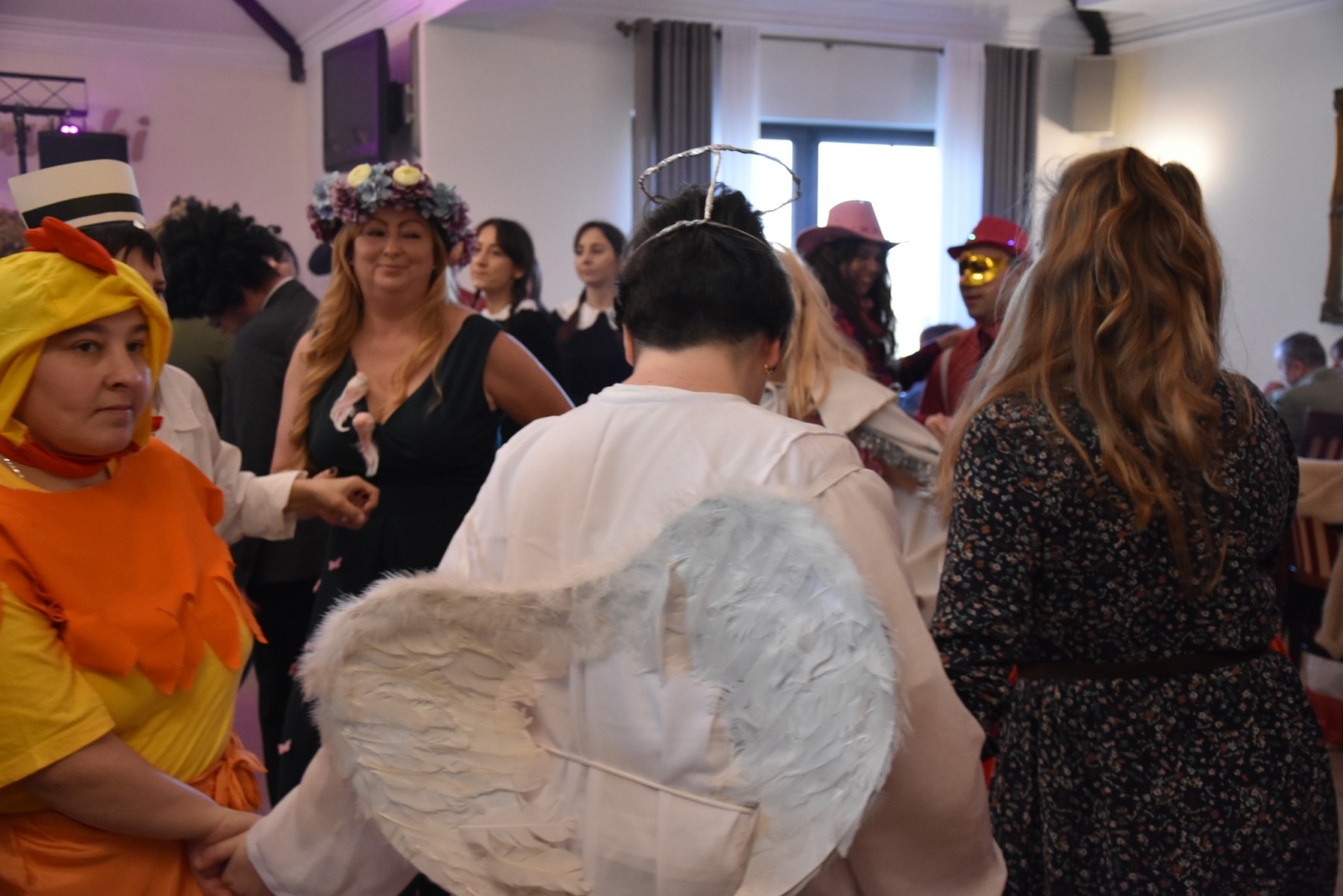 Zdjęcie w galerii na portalu naszwodzislaw.com: Magia karnawału, czyli 20. Bal Maskowy osób z niepełnosprawnościami [FOTO] wiadomości z regionu