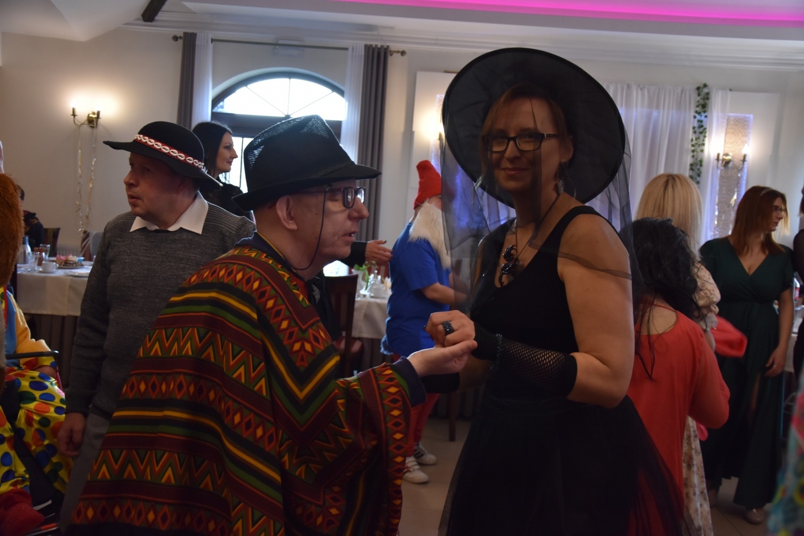 Zdjęcie w galerii na portalu naszwodzislaw.com: Magia karnawału, czyli 20. Bal Maskowy osób z niepełnosprawnościami [FOTO] wiadomości z regionu