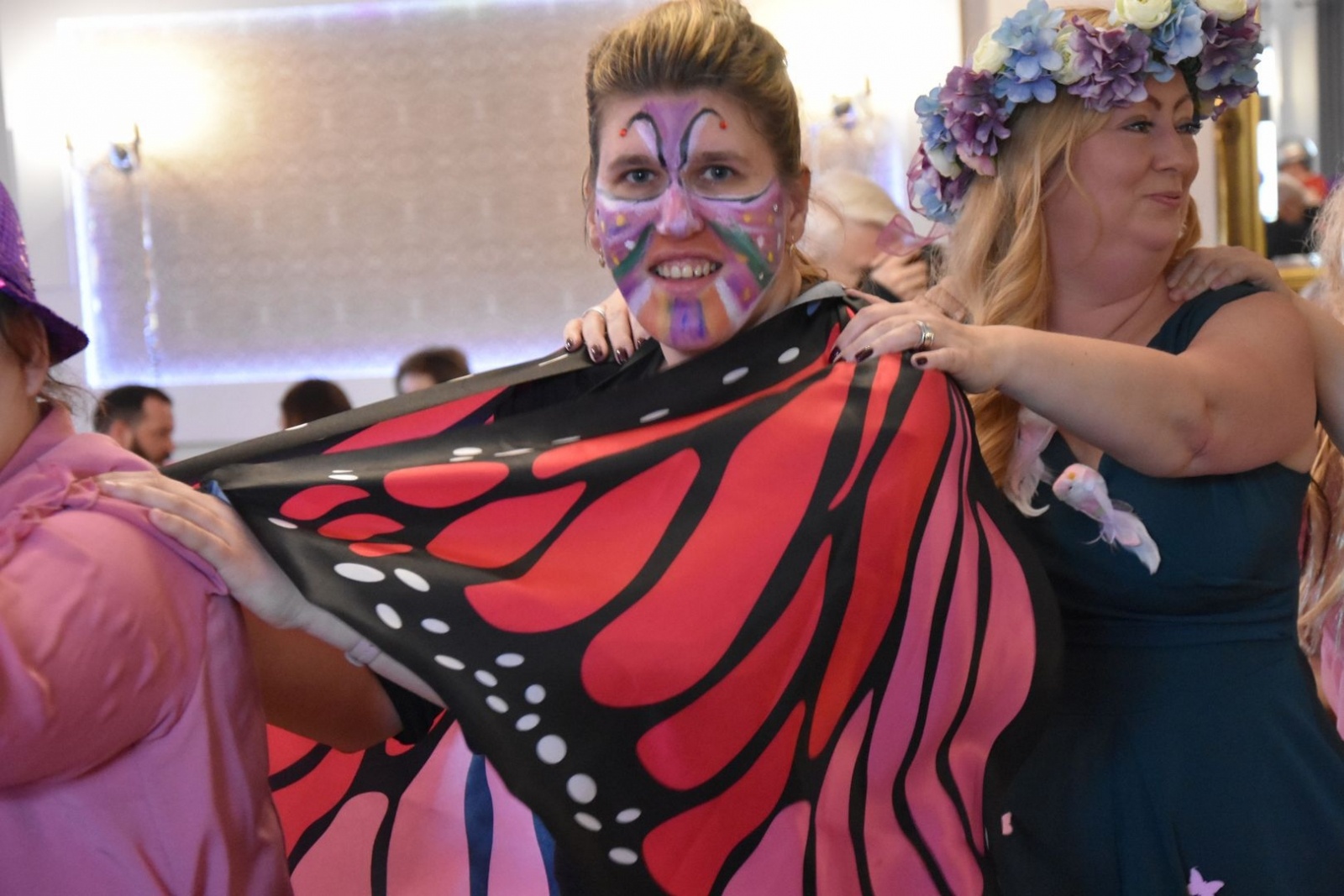 Zdjęcie w galerii na portalu naszwodzislaw.com: Magia karnawału, czyli 20. Bal Maskowy osób z niepełnosprawnościami [FOTO] wiadomości z regionu