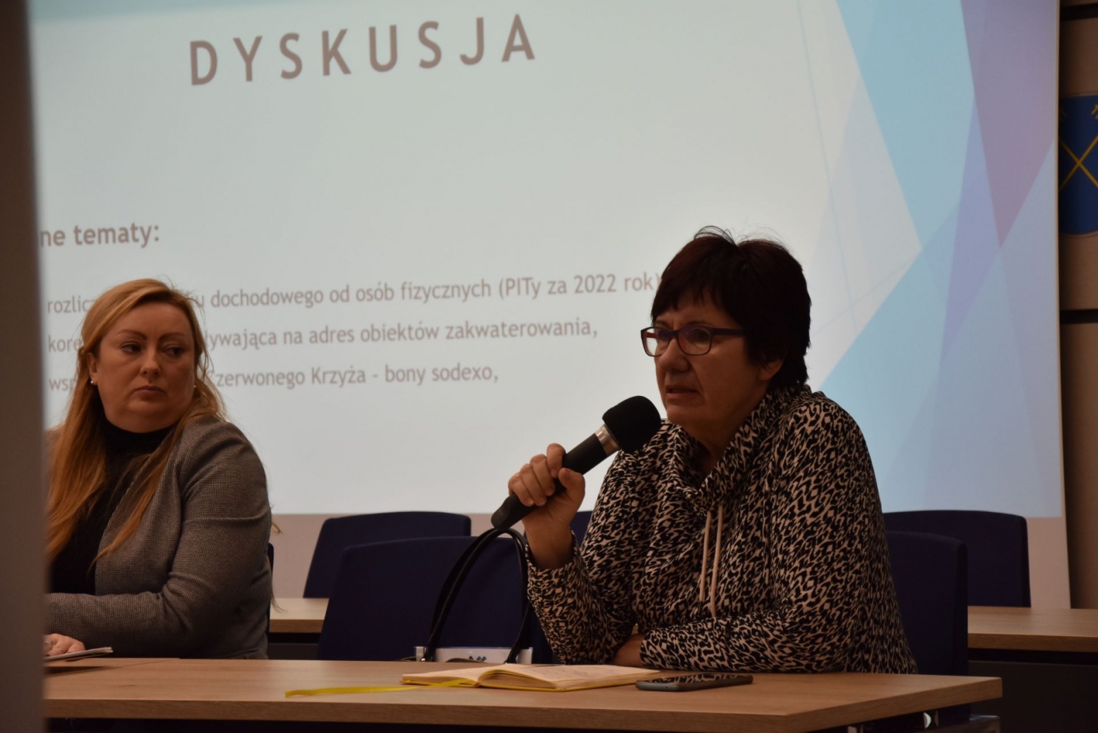 Zdjęcie w galerii na portalu naszwodzislaw.com: Dyskutowano o dalszej pomocy uchodźcom z Ukrainy wiadomości z regionu