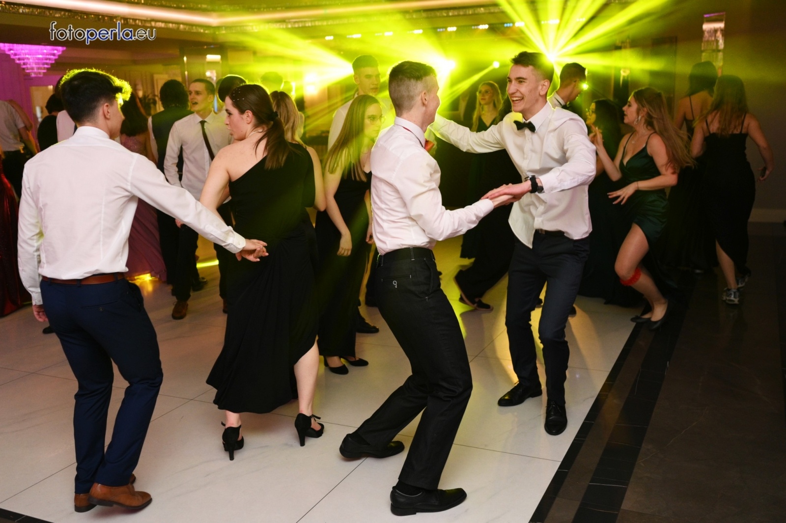 Zdjęcie w galerii na portalu naszwodzislaw.com: Maturzyści wodzisławskiego ZST bawili się w Białym Domu wiadomości z regionu