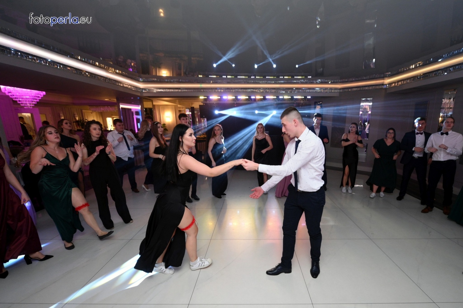 Zdjęcie w galerii na portalu naszwodzislaw.com: Maturzyści wodzisławskiego ZST bawili się w Białym Domu wiadomości z regionu