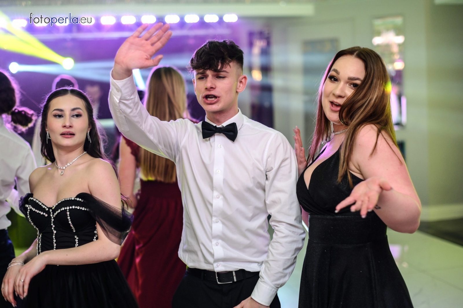 Zdjęcie w galerii na portalu naszwodzislaw.com: Maturzyści wodzisławskiego ZST bawili się w Białym Domu wiadomości z regionu