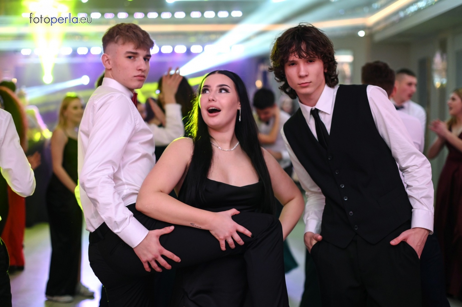 Zdjęcie w galerii na portalu naszwodzislaw.com: Maturzyści wodzisławskiego ZST bawili się w Białym Domu wiadomości z regionu