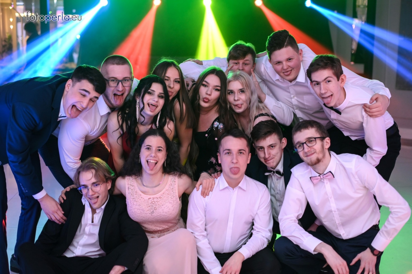 Zdjęcie w galerii na portalu naszwodzislaw.com: Maturzyści wodzisławskiego ZST bawili się w Białym Domu wiadomości z regionu