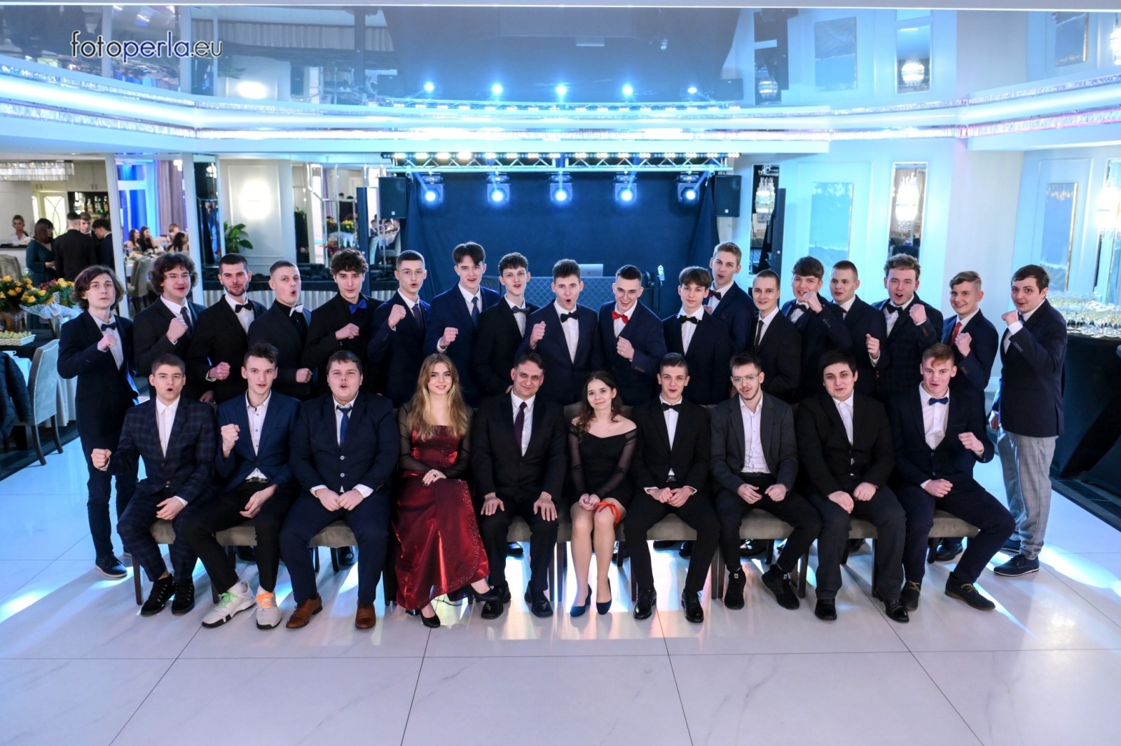 Zdjęcie w galerii na portalu naszwodzislaw.com: Maturzyści wodzisławskiego ZST bawili się w Białym Domu wiadomości z regionu