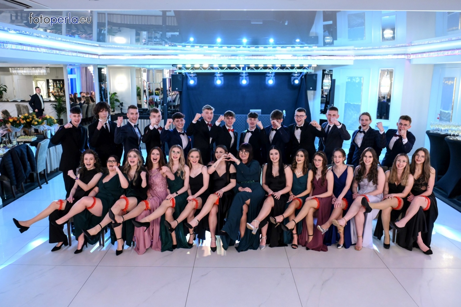 Zdjęcie w galerii na portalu naszwodzislaw.com: Maturzyści wodzisławskiego ZST bawili się w Białym Domu wiadomości z regionu