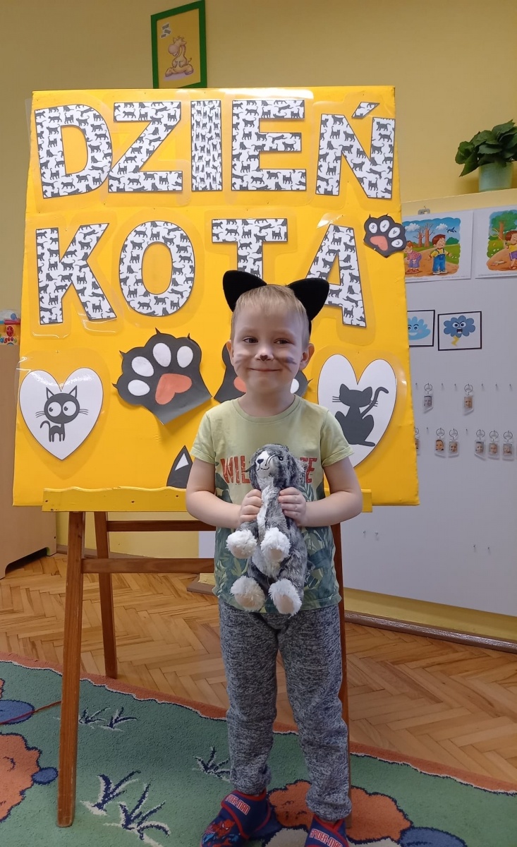 Zdjęcie w galerii na portalu naszwodzislaw.com: Przedszkolaki z Dziewiętnastki świętowały Dzień Kota wiadomości z regionu
