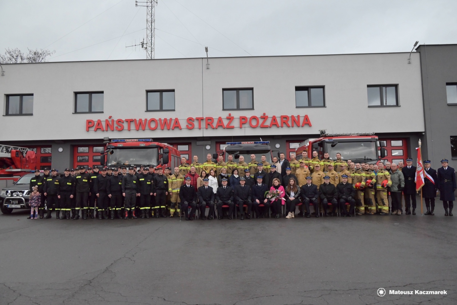 Zdjęcie w galerii na portalu naszwodzislaw.com: Doświadczony dowódca przeszedł na strażacką emeryturę wiadomości z regionu