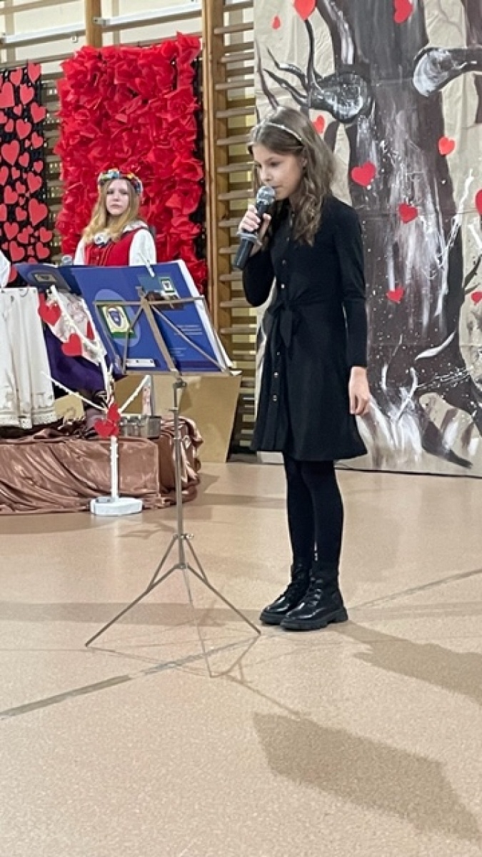 Zdjęcie w galerii na portalu naszwodzislaw.com: Koncert walentynkowo – ostatkowy w SP16 [FOTO] wiadomości z regionu