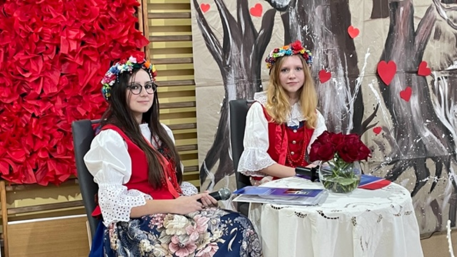 Zdjęcie w galerii na portalu naszwodzislaw.com: Koncert walentynkowo – ostatkowy w SP16 [FOTO] wiadomości z regionu