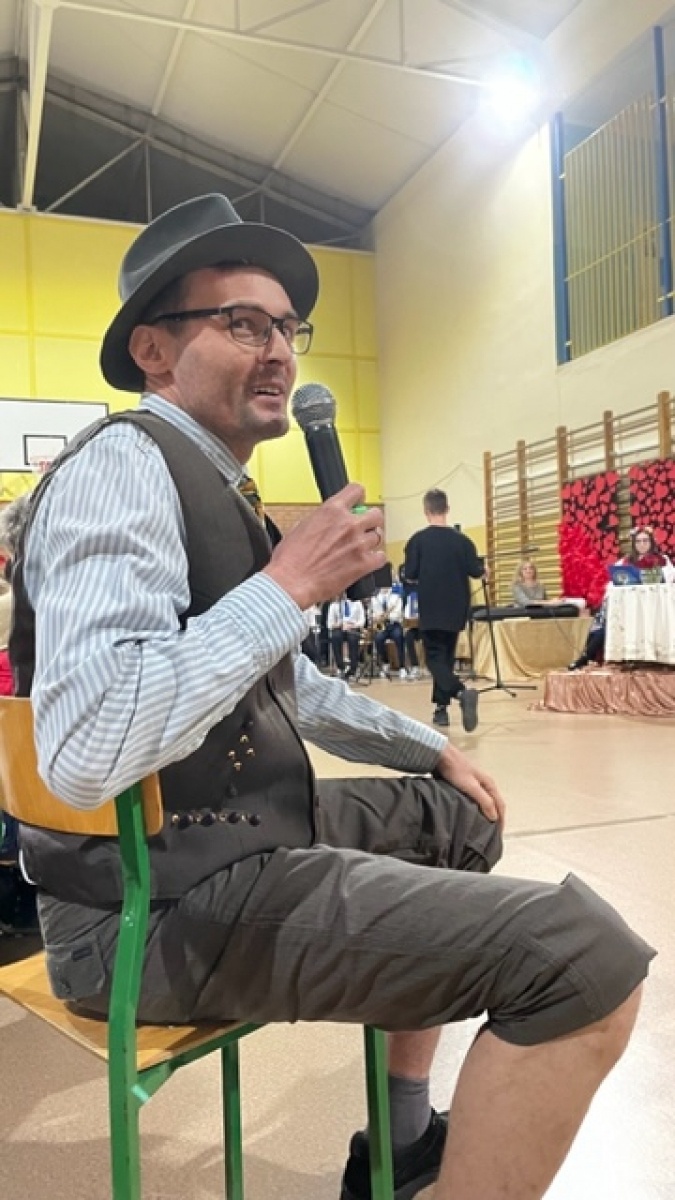 Zdjęcie w galerii na portalu naszwodzislaw.com: Koncert walentynkowo – ostatkowy w SP16 [FOTO] wiadomości z regionu
