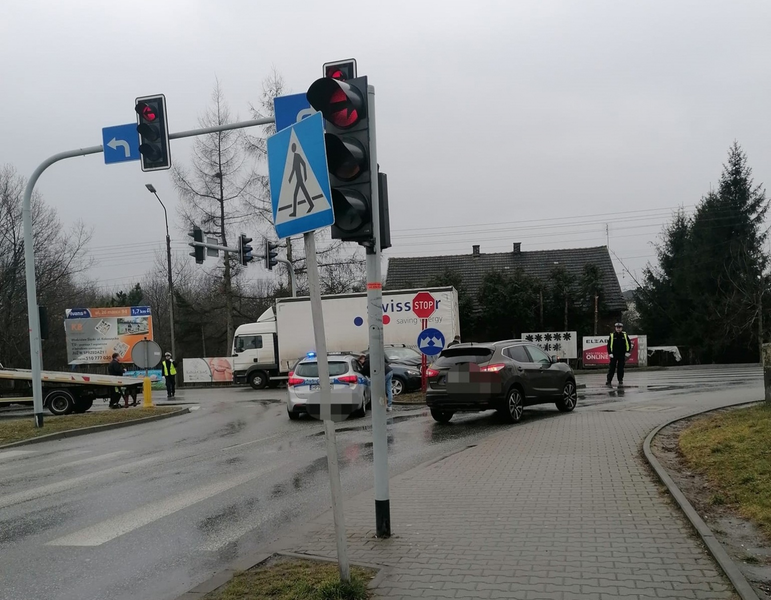 Zdjęcie w galerii na portalu naszwodzislaw.com: Wymuszenie pierwszeństwa przyczyną dwóch kolizji [FOTO] wiadomości z regionu