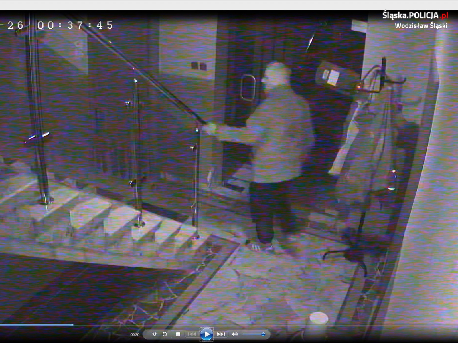 Zdjęcie w galerii na portalu naszwodzislaw.com: Policjanci z Gorzyc poszukują złodziei z Łazisk. Poznajesz ich? wiadomości z regionu