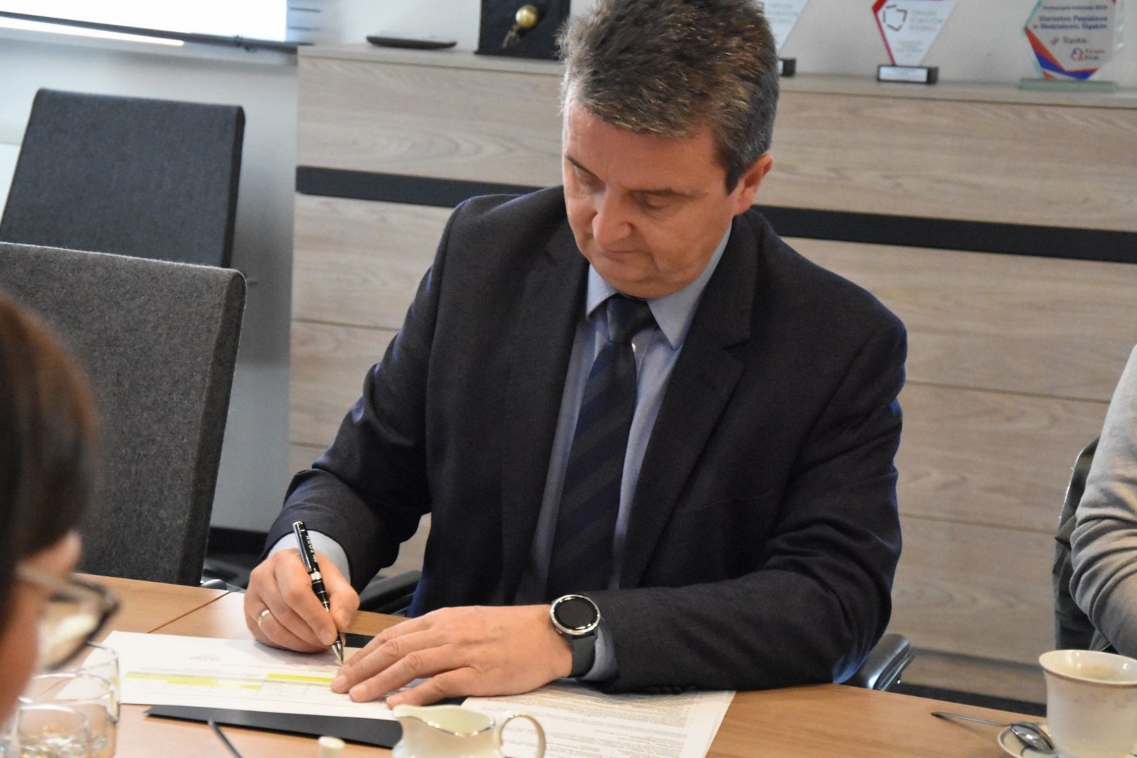 Zdjęcie w galerii na portalu naszwodzislaw.com: Łazienki w Budowlance do modernizacji. Podpisano umowę wiadomości z regionu