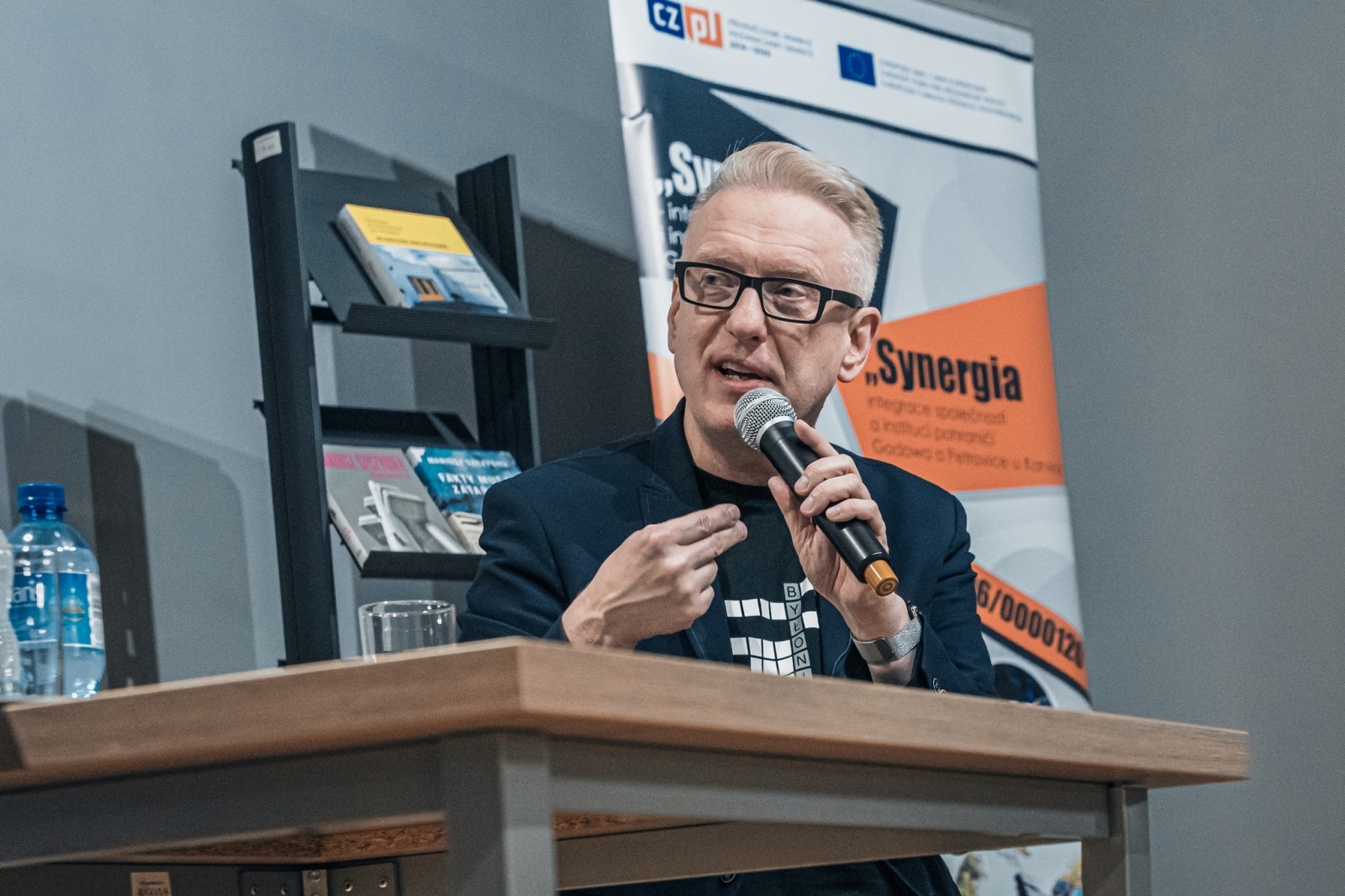 Zdjęcie w galerii na portalu naszwodzislaw.com: Mariusz Szczygieł w Godowie opowiadał o Czechach wiadomości z regionu