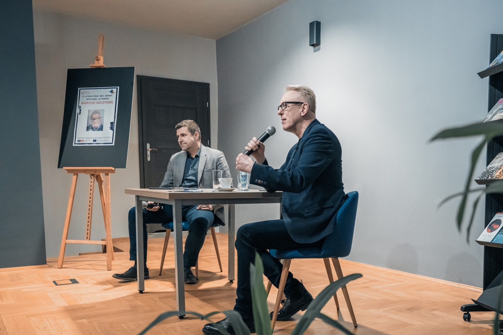 Zdjęcie w galerii na portalu naszwodzislaw.com: Mariusz Szczygieł w Godowie opowiadał o Czechach wiadomości z regionu