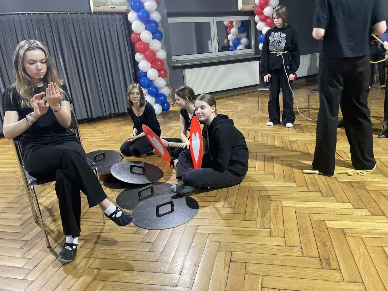 Zdjęcie w galerii na portalu naszwodzislaw.com: Spektakl @dkleJEŃCY premierowo w WCK wiadomości z regionu