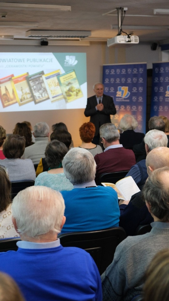 Zdjęcie w galerii na portalu naszwodzislaw.com: Premiera Zamczyska na Kotówce za nami wiadomości z regionu