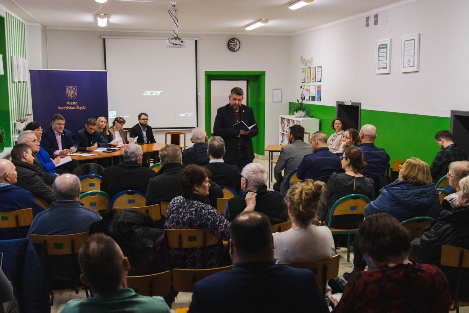 Zdjęcie w galerii na portalu naszwodzislaw.com: Mieczysław Kieca rozpoczął tournée po Wodzisławiu Śląskim wiadomości z regionu