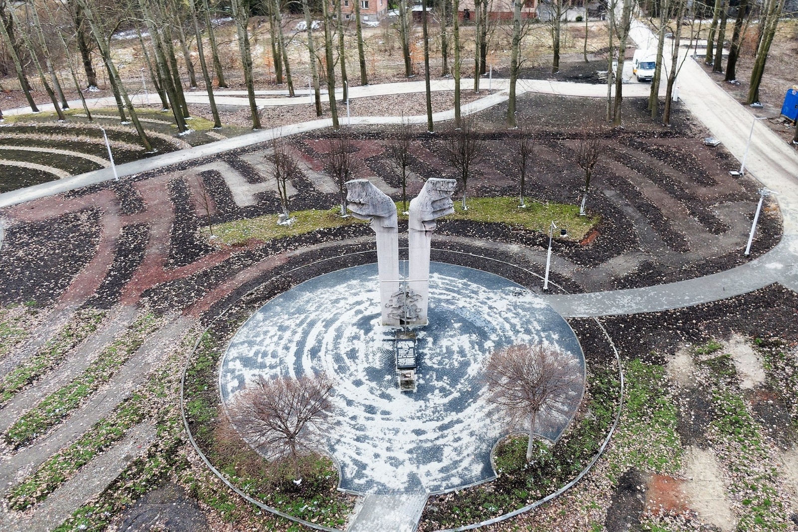 Zdjęcie w galerii na portalu naszwodzislaw.com: Radlin. Park Jordanowski rośnie na naszych oczach wiadomości z regionu