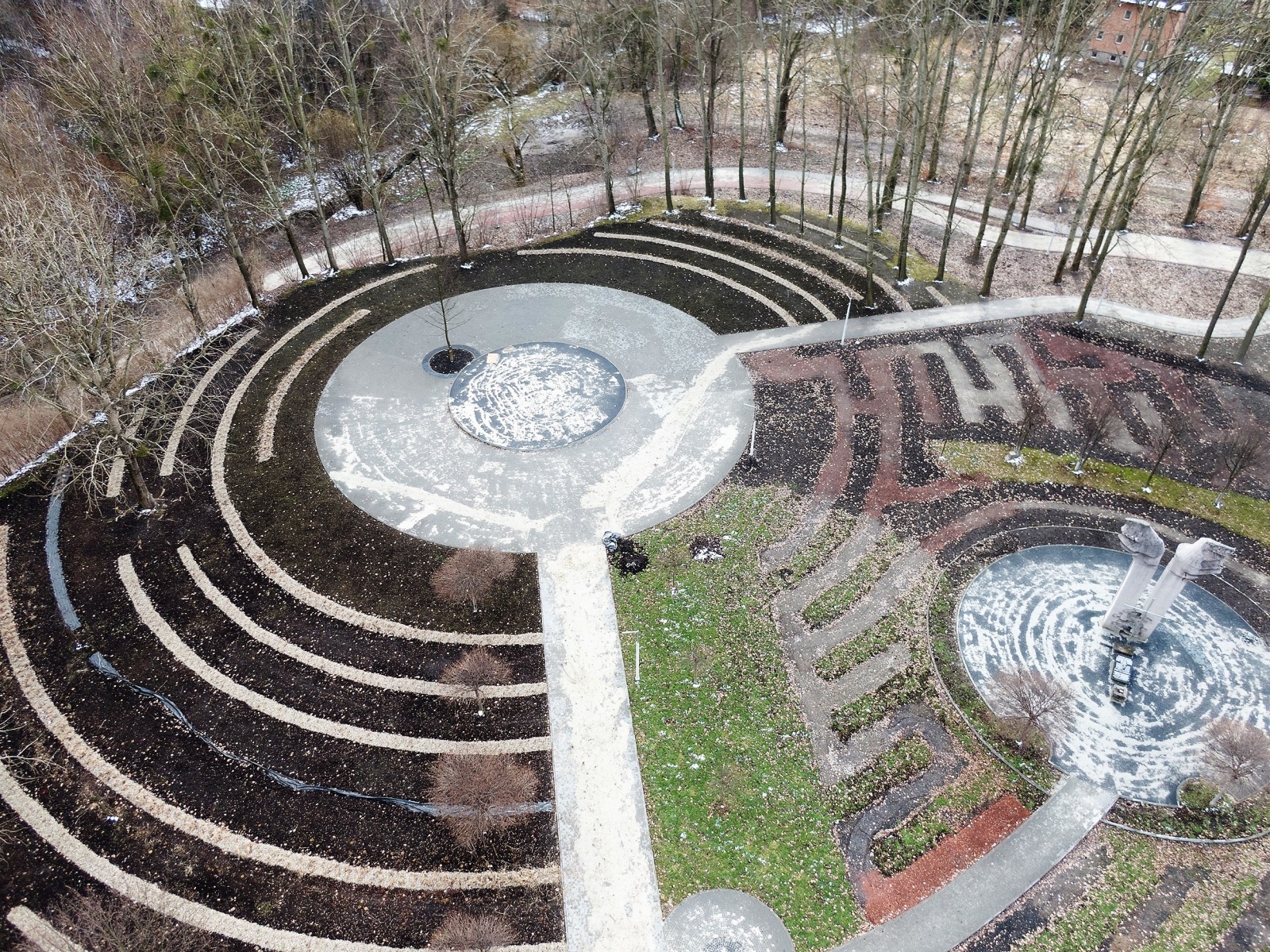 Zdjęcie w galerii na portalu naszwodzislaw.com: Radlin. Park Jordanowski rośnie na naszych oczach wiadomości z regionu