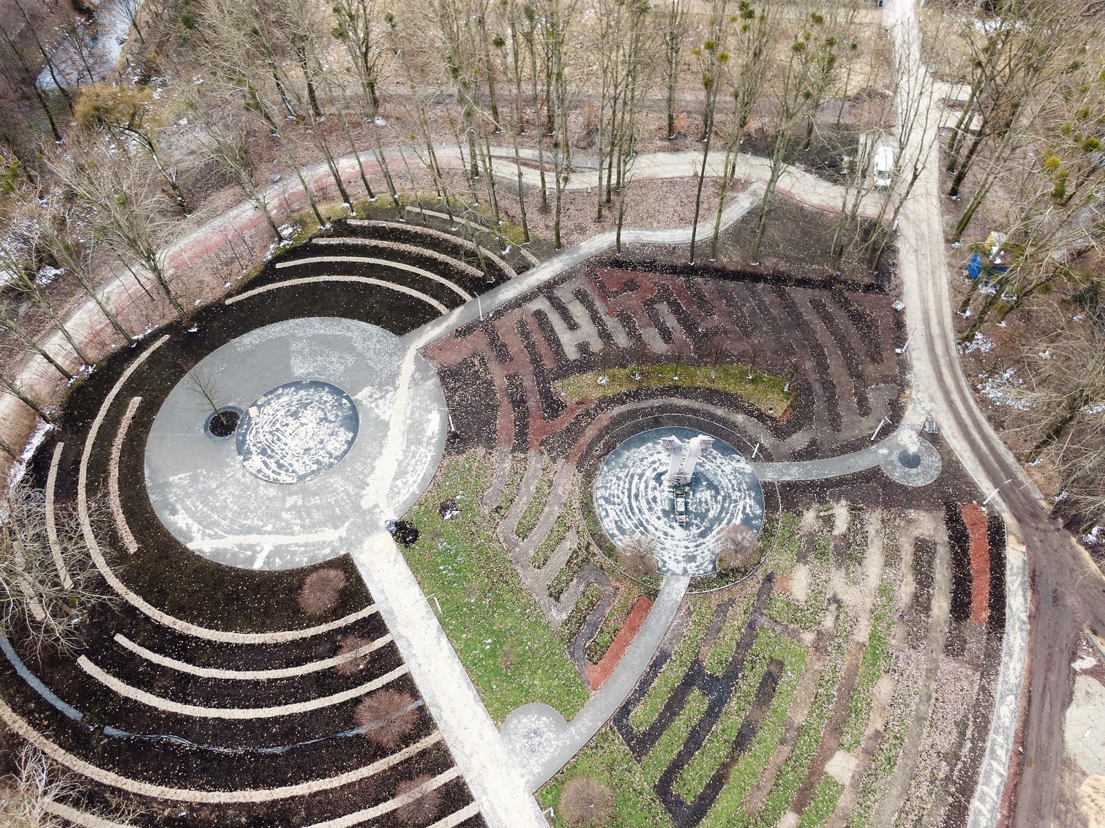 Zdjęcie w galerii na portalu naszwodzislaw.com: Radlin. Park Jordanowski rośnie na naszych oczach wiadomości z regionu