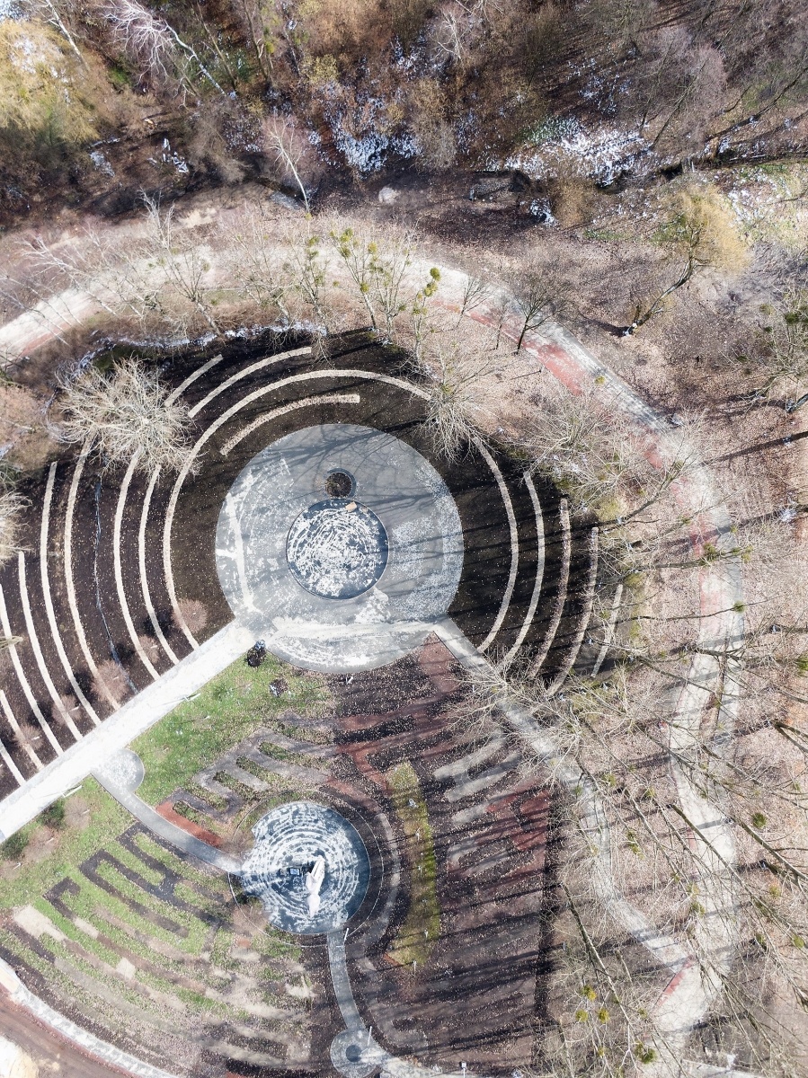 Zdjęcie w galerii na portalu naszwodzislaw.com: Radlin. Park Jordanowski rośnie na naszych oczach wiadomości z regionu