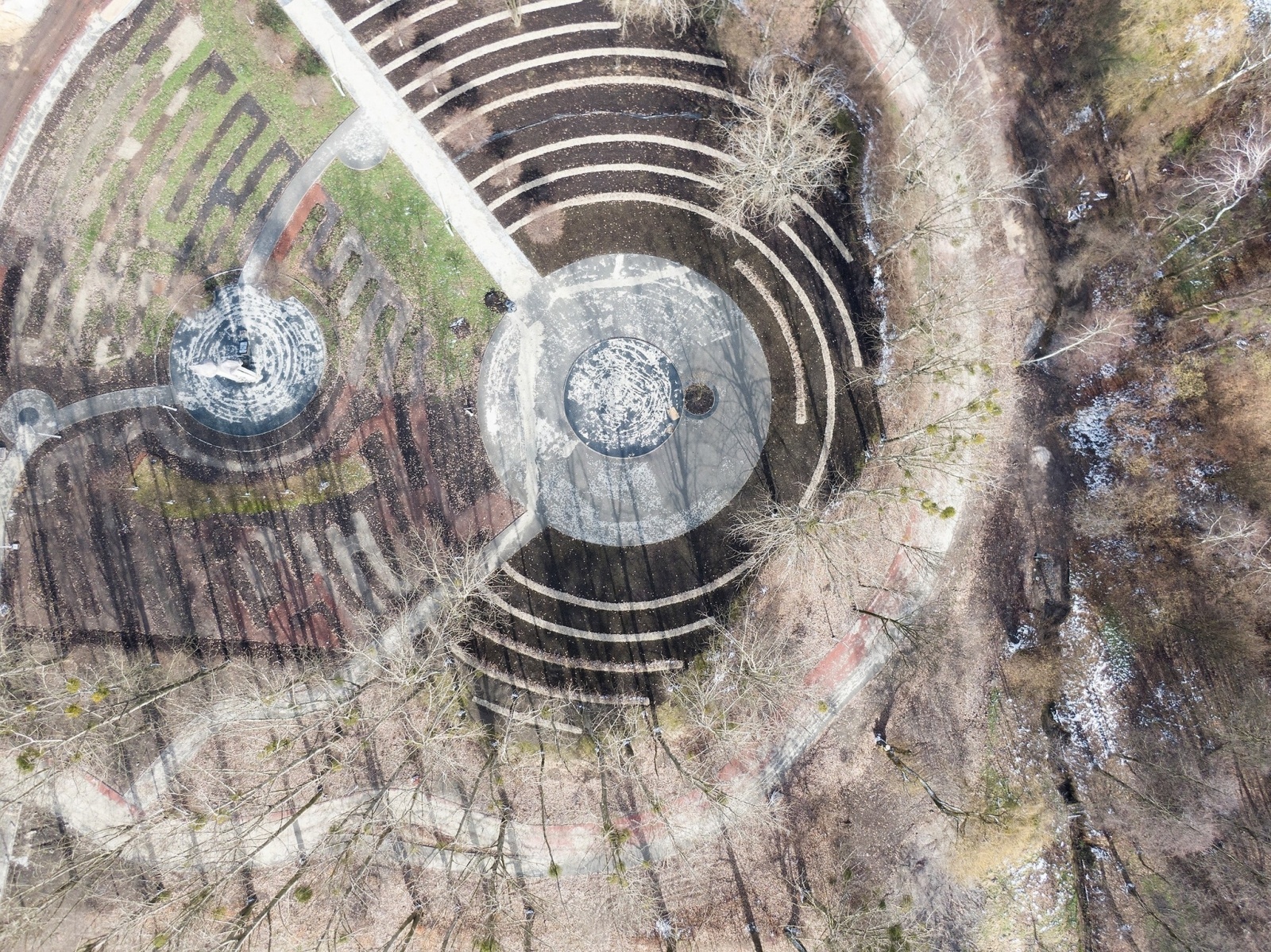 Zdjęcie w galerii na portalu naszwodzislaw.com: Radlin. Park Jordanowski rośnie na naszych oczach wiadomości z regionu