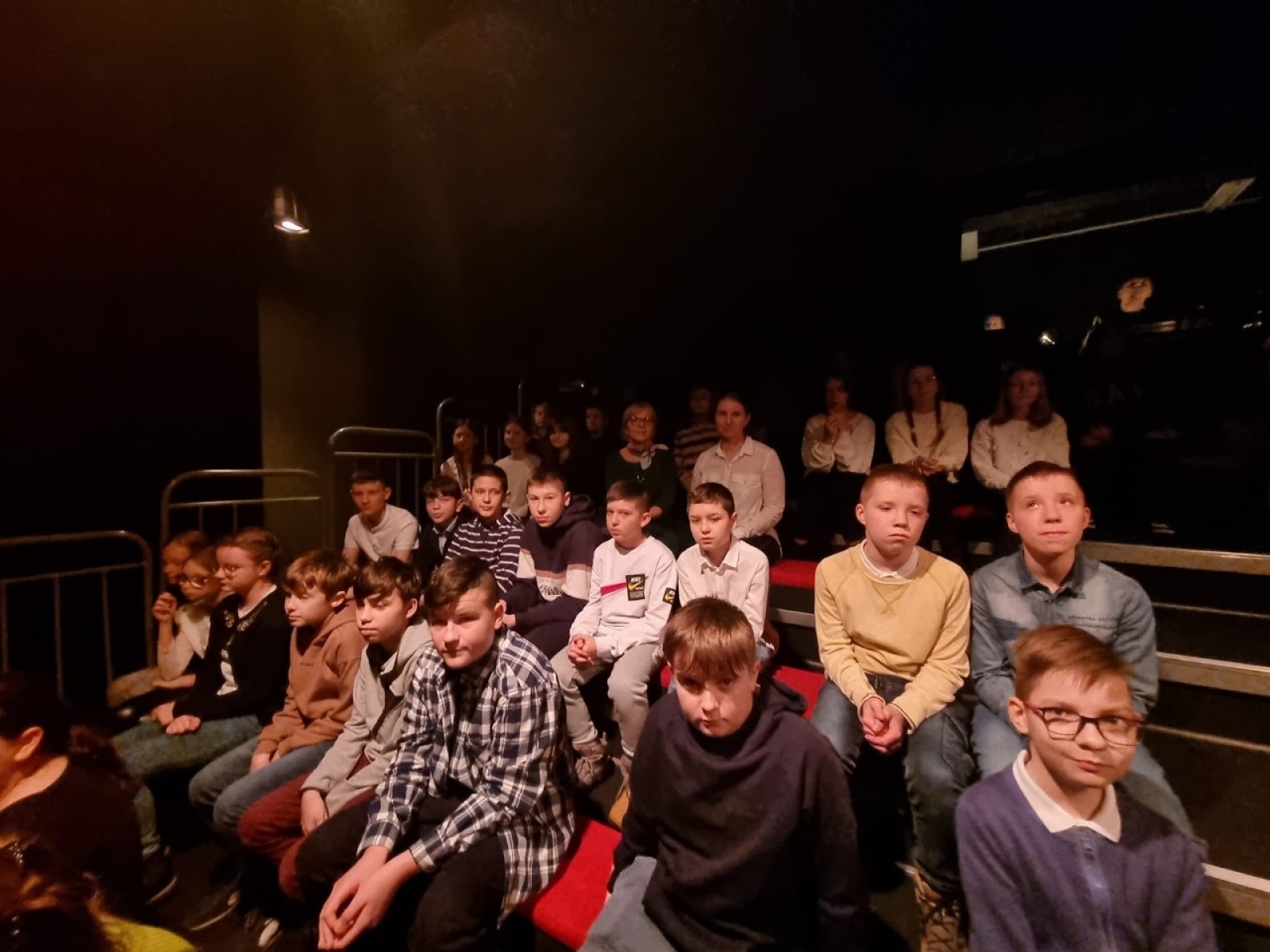 Zdjęcie w galerii na portalu naszwodzislaw.com: Uczniowie SP28 w Teatrze Banialuka wiadomości z regionu