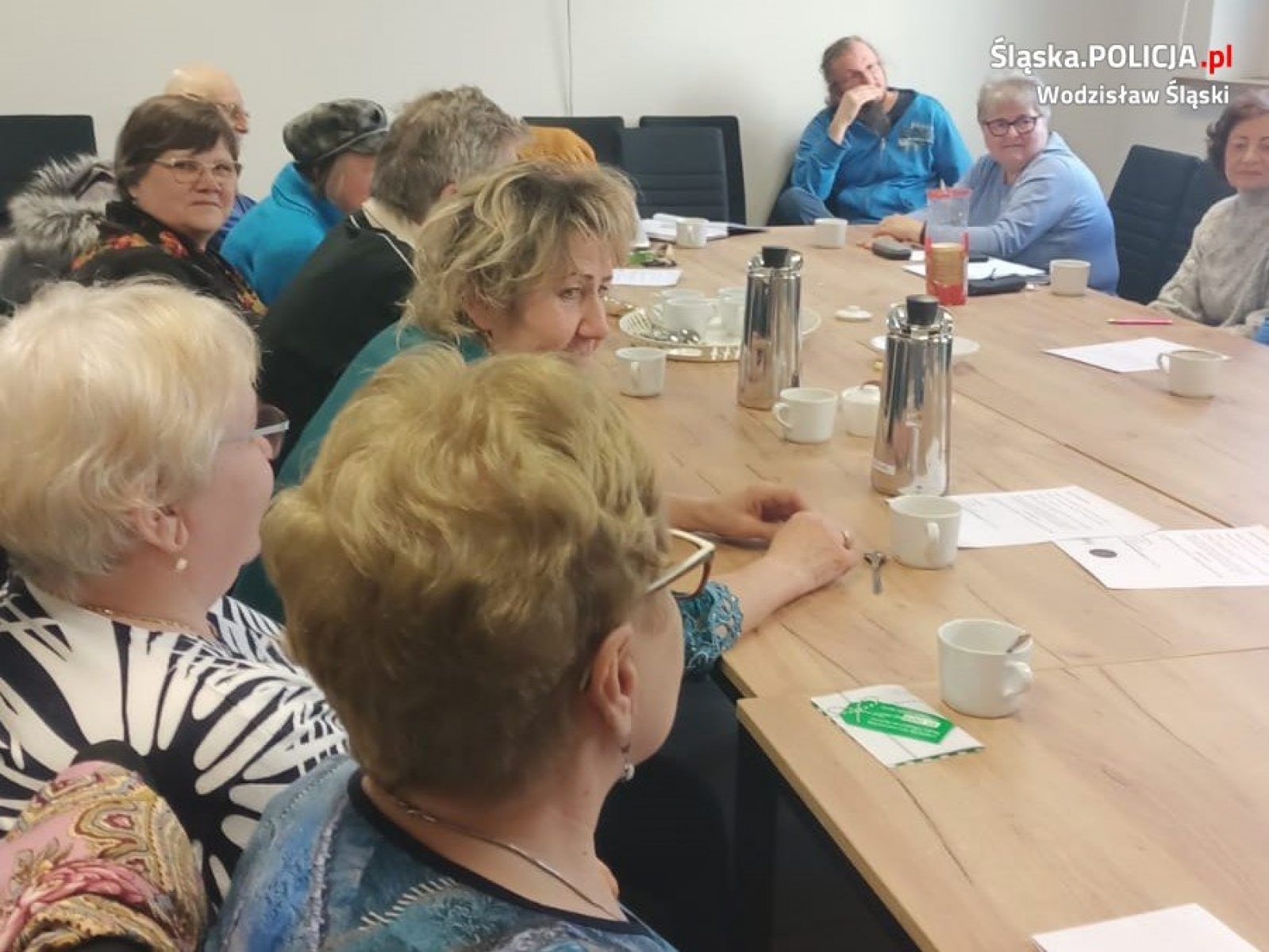 Zdjęcie w galerii na portalu naszwodzislaw.com: Wodzisławscy dzielnicowi dbają o seniorów wiadomości z regionu