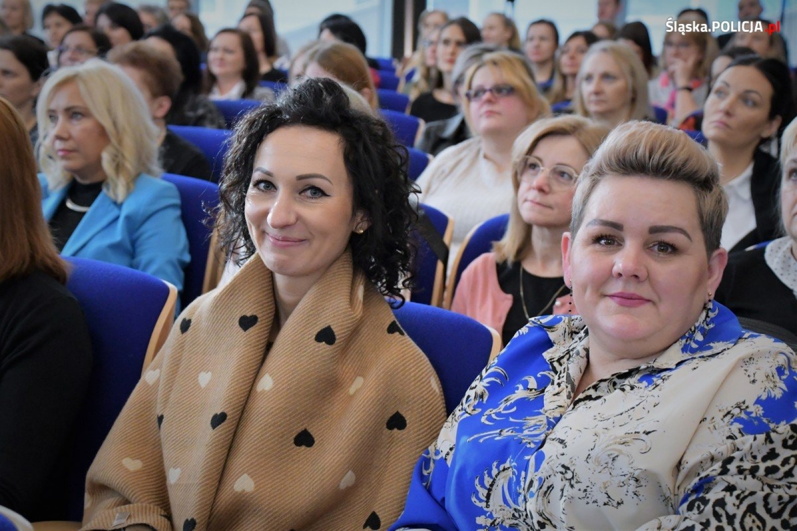 Zdjęcie w galerii na portalu naszwodzislaw.com: Kobieca energia w policji. 8 marca w komendzie wiadomości z regionu