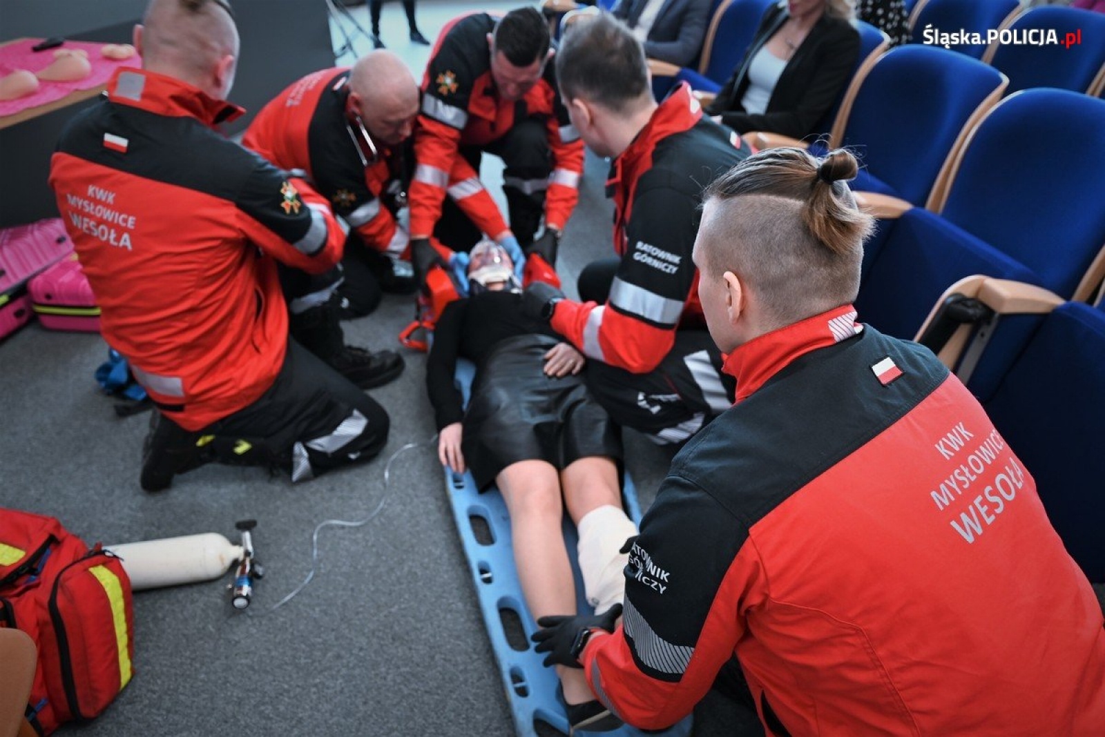 Zdjęcie w galerii na portalu naszwodzislaw.com: Kobieca energia w policji. 8 marca w komendzie wiadomości z regionu