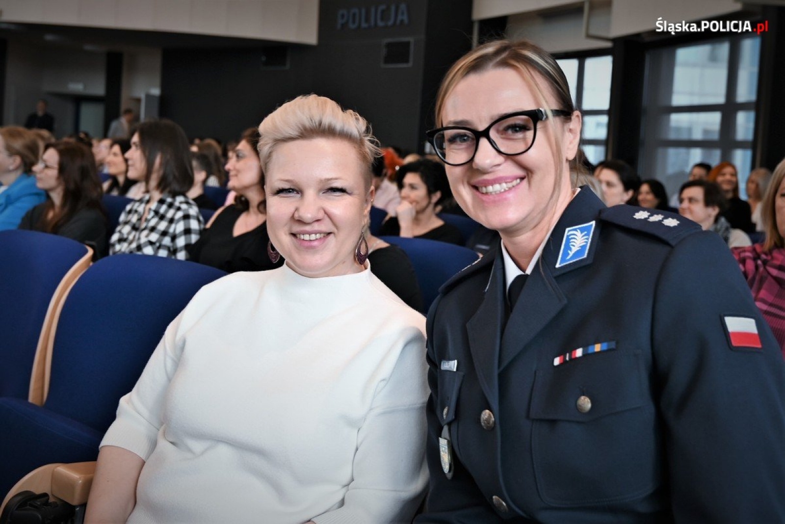 Zdjęcie w galerii na portalu naszwodzislaw.com: Kobieca energia w policji. 8 marca w komendzie wiadomości z regionu