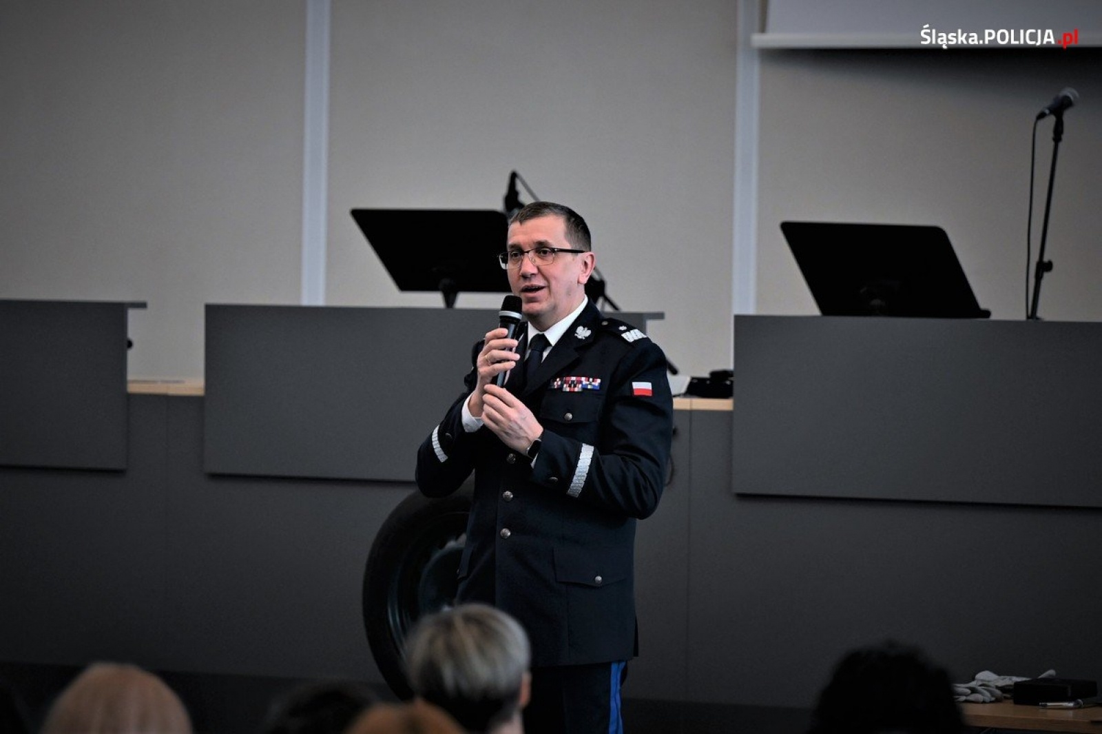 Zdjęcie w galerii na portalu naszwodzislaw.com: Kobieca energia w policji. 8 marca w komendzie wiadomości z regionu