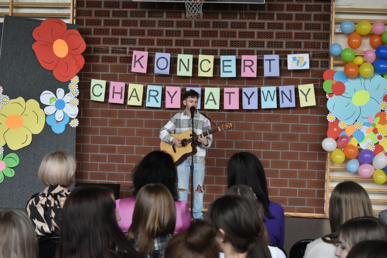 Zdjęcie w galerii na portalu naszwodzislaw.com: XIII Koncert Charytatywny w Ekonomiku. Zagrali dla Mikołaja [FOTO] wiadomości z regionu