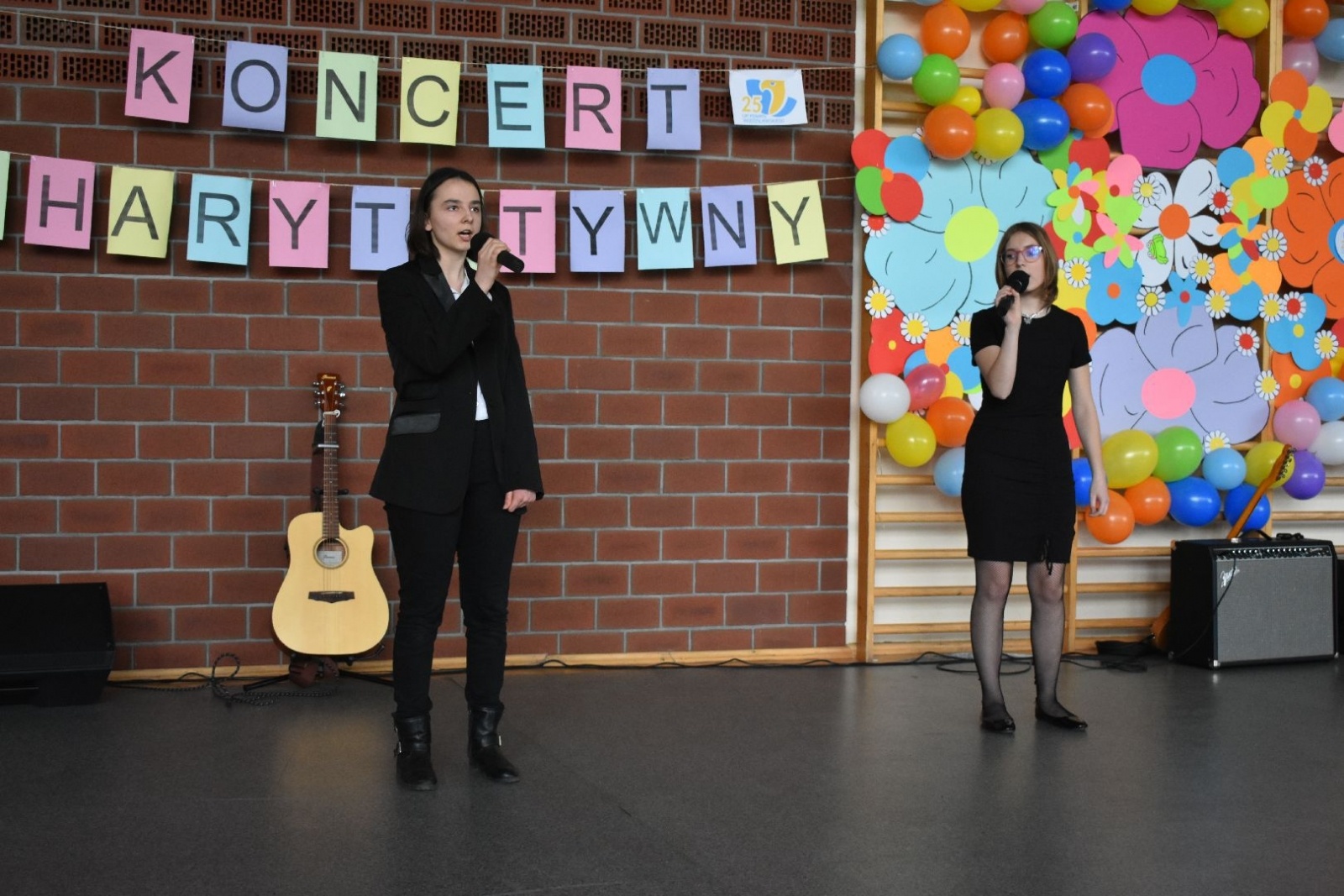 Zdjęcie w galerii na portalu naszwodzislaw.com: XIII Koncert Charytatywny w Ekonomiku. Zagrali dla Mikołaja [FOTO] wiadomości z regionu