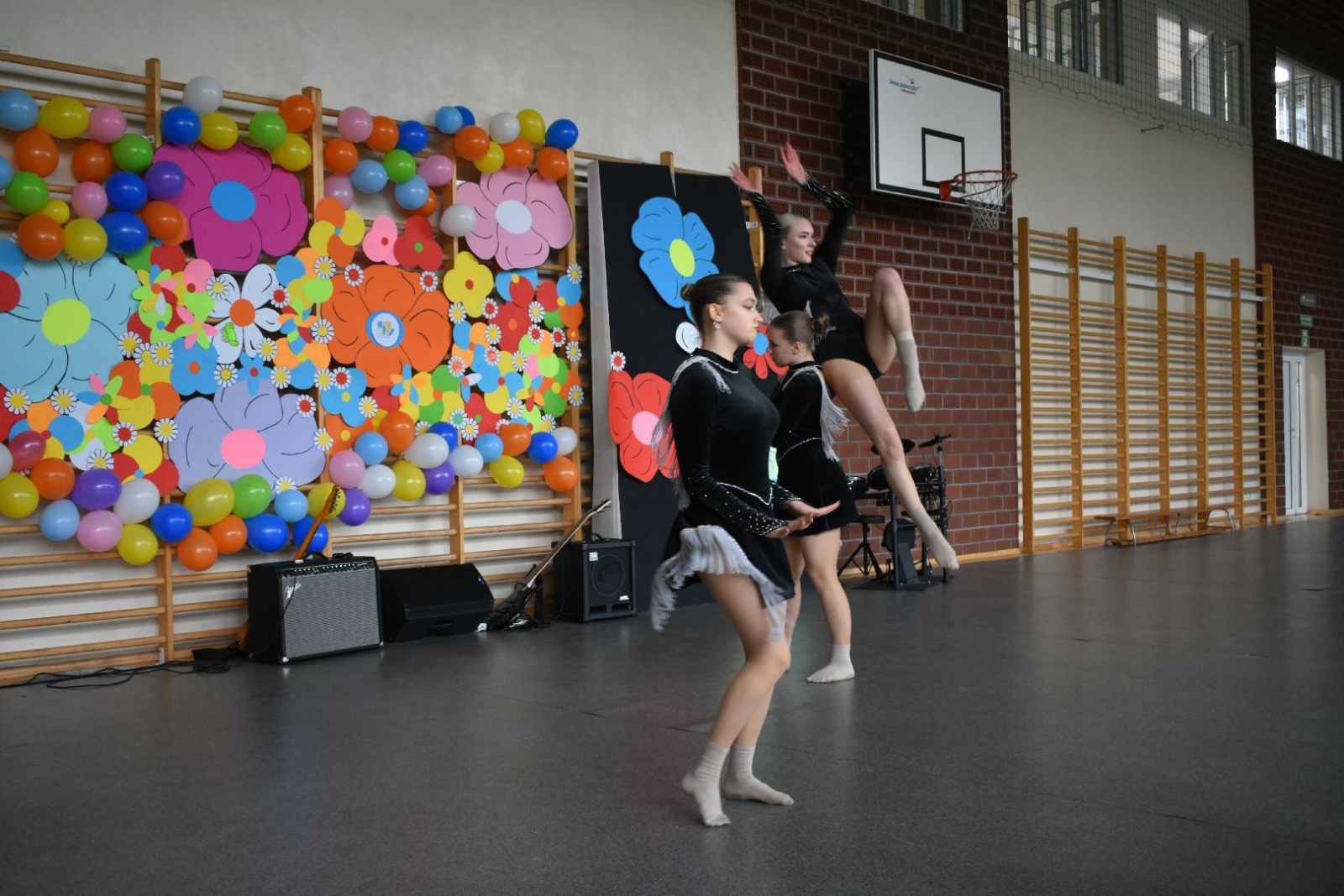 Zdjęcie w galerii na portalu naszwodzislaw.com: XIII Koncert Charytatywny w Ekonomiku. Zagrali dla Mikołaja [FOTO] wiadomości z regionu