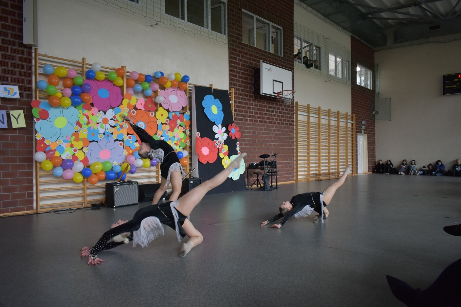 Zdjęcie w galerii na portalu naszwodzislaw.com: XIII Koncert Charytatywny w Ekonomiku. Zagrali dla Mikołaja [FOTO] wiadomości z regionu