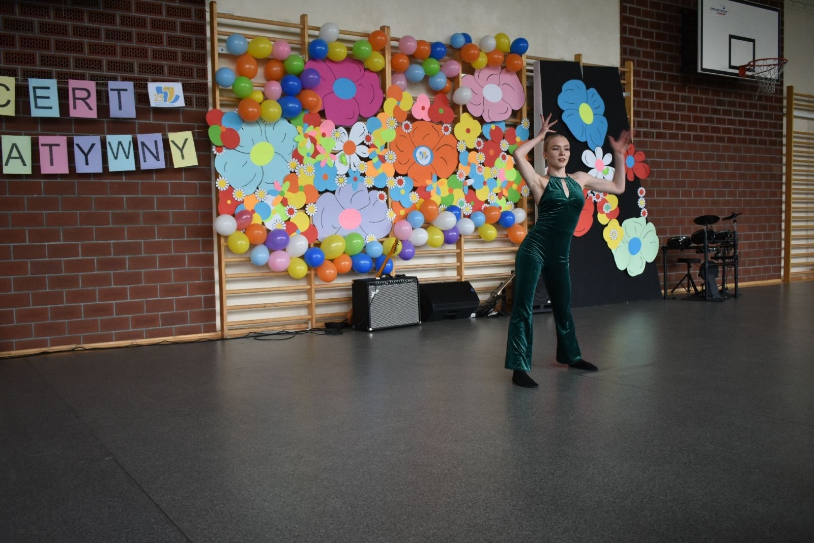 Zdjęcie w galerii na portalu naszwodzislaw.com: XIII Koncert Charytatywny w Ekonomiku. Zagrali dla Mikołaja [FOTO] wiadomości z regionu